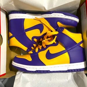 Nike Dunk size 4y/5.5w